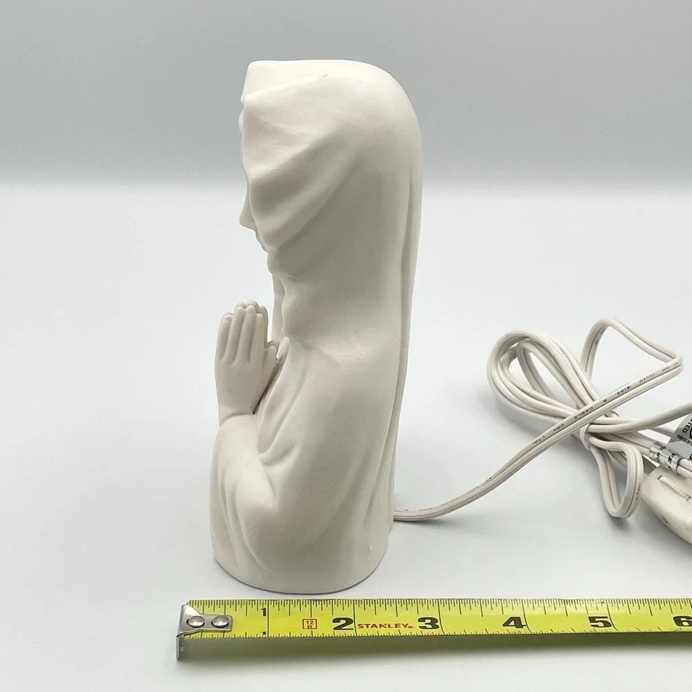Vintage 1980s White Bisque Porcelain Praying Virgin Mary Lighted Bust Lamp 6